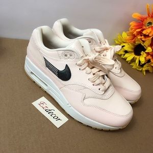 BRAND NEW NIKE Women’s Air Max 1 PRM light pink